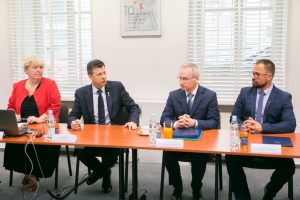 31.05.2017 Warszawa ul. Przemysłowa 32 Biuro Rzecznika Praw Dziecka posiedzenie Zespol ds. Opracowania Standardow Pracy Osrodkow Kuratorskiech z udzialem RPD Markra Michalaka